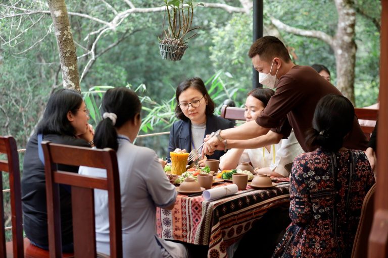 Nhà hàng Ven Suối - Làng nương Yên Tử - Hình 3