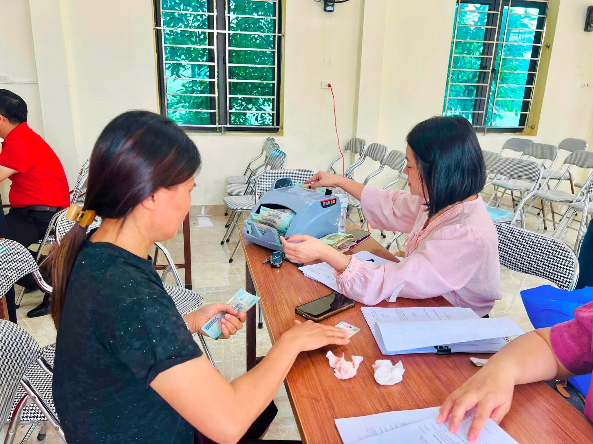 PHƯỜNG YÊN TỬ TIẾP TỤC CHI TRẢ HƠN 3 TỶ ĐỒNG TIỀN BỒI THƯỜNG, HỖ TRỢ THỰC HIỆN DỰ ÁN TUYẾN ĐƯỜNG SẮT TỐC ĐỘ CAO HÀ NỘI-QUẢNG NINH