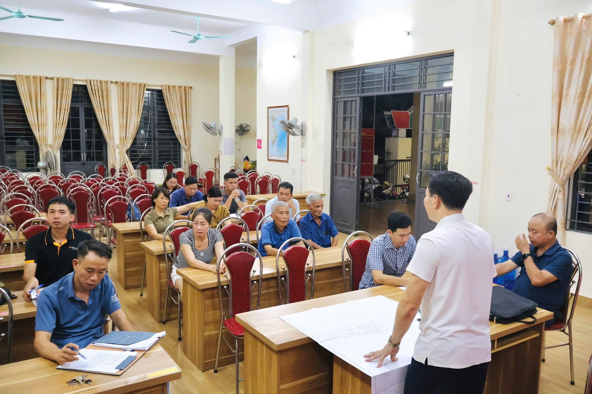 PHƯỜNG YÊN TỬ ĐỐI THOẠI, THÁO GỠ VƯỚNG MẮC TRONG CÔNG TÁC GPMB DỰ ÁN ĐƯỜNG QH11